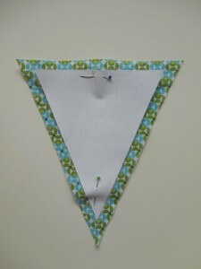 Wimpelkette_Schablone auf Stoff ausgeschnitten_by myneedleworks