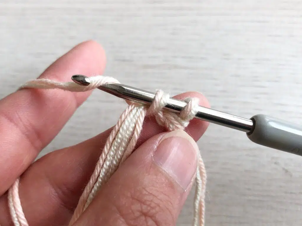 Topflappen häkeln, kostenlose Häkelanleitung von myneedleworks, Fadenring häkeln