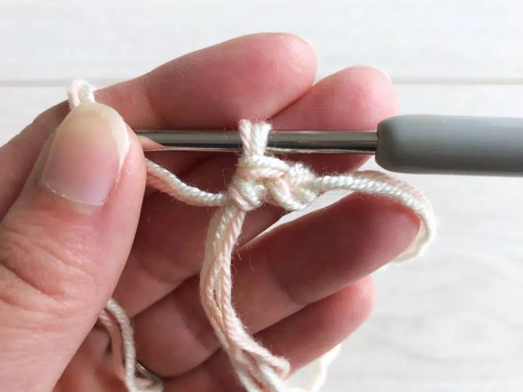 Topflappen häkeln, kostenlose Häkelanleitung von myneedleworks, Fadenring häkeln