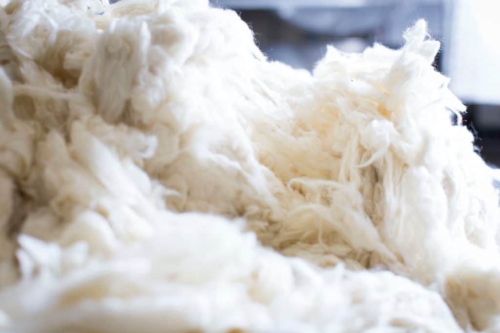 Welche Wolle für was? Kleine Materialkund zum Thema Wolle | Kreativblog myneedleworks | Photo by Johnstons of Elgin on Unsplash