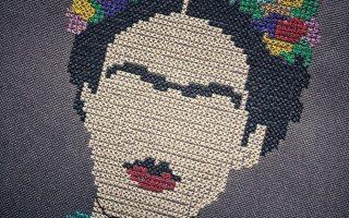 Vom Stoff zur Kunst: Wie du den perfekten Kreuzstich stickst | Blogbeitrag auf Kreativblog myneedleworks | Frida Kahlo