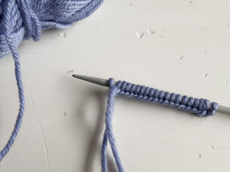Stricken lernen: rechte und linke Maschen stricken | Kreativblog myneedleworks