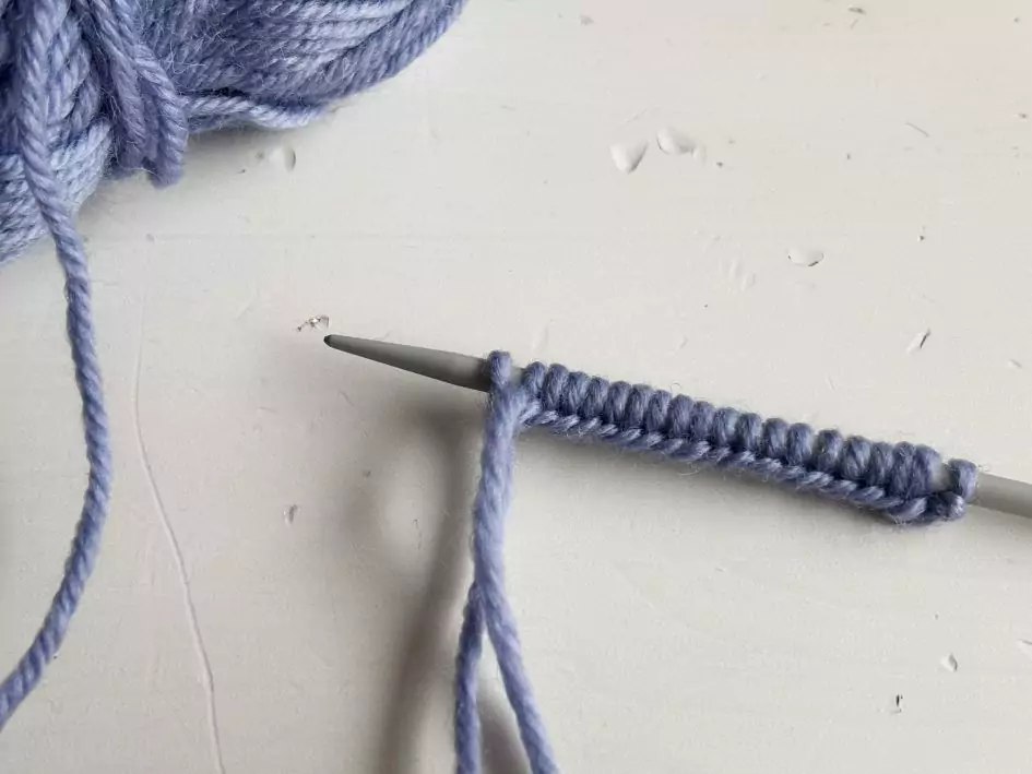 Stricken lernen: rechte und linke Maschen stricken | Kreativblog myneedleworks