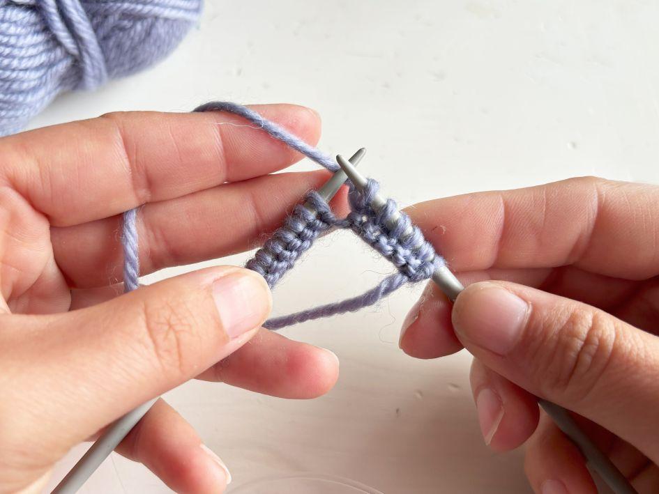 Stricken lernen: rechte und linke Maschen stricken | Kreativblog myneedleworks