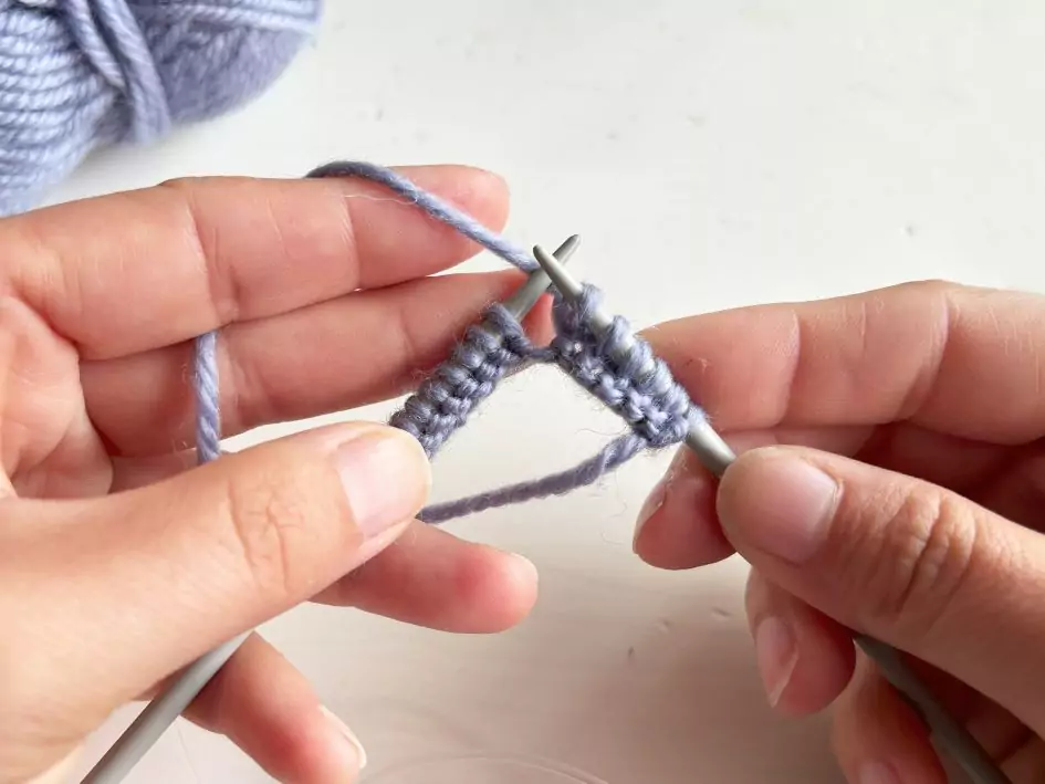 Stricken lernen: rechte und linke Maschen stricken | Kreativblog myneedleworks