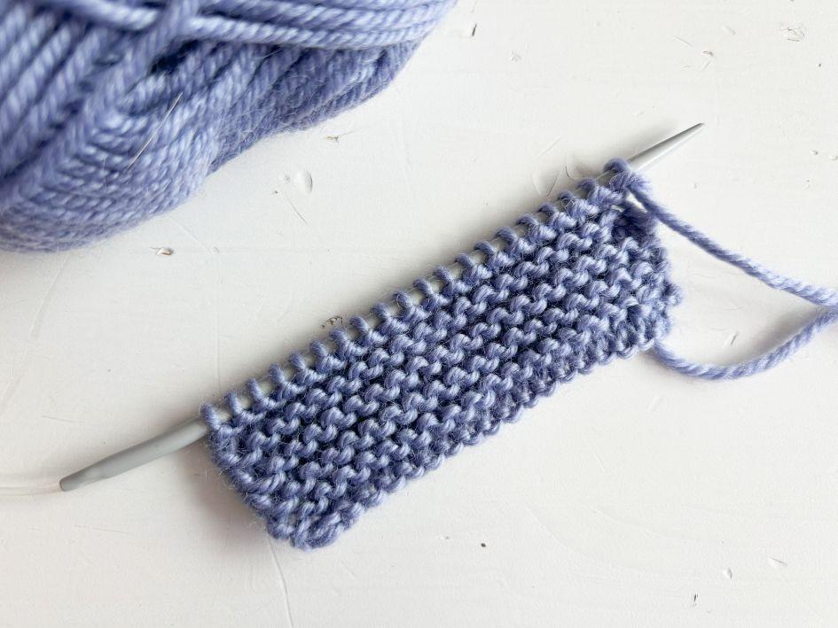 Stricken lernen: rechte und linke Maschen stricken | Kreativblog myneedleworks