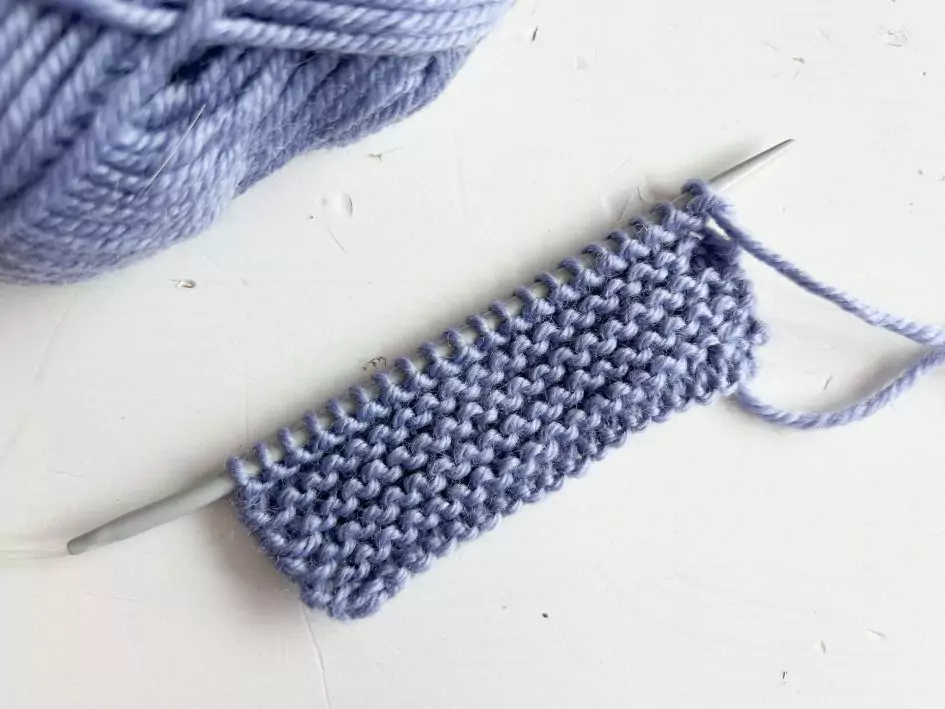 Stricken lernen: rechte und linke Maschen stricken | Kreativblog myneedleworks