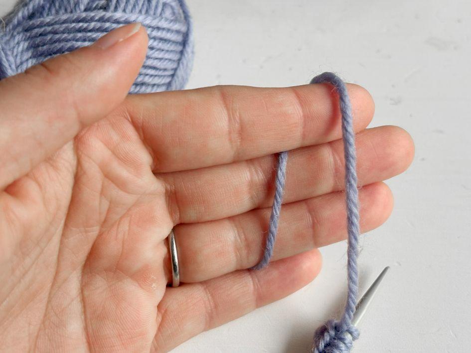 Stricken lernen: rechte und linke Maschen stricken | Kreativblog myneedleworks