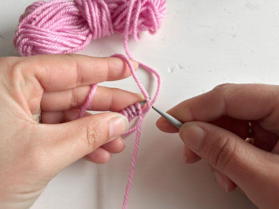 Stricken lernen: rechte und linke Maschen stricken | Kreativblog myneedleworks