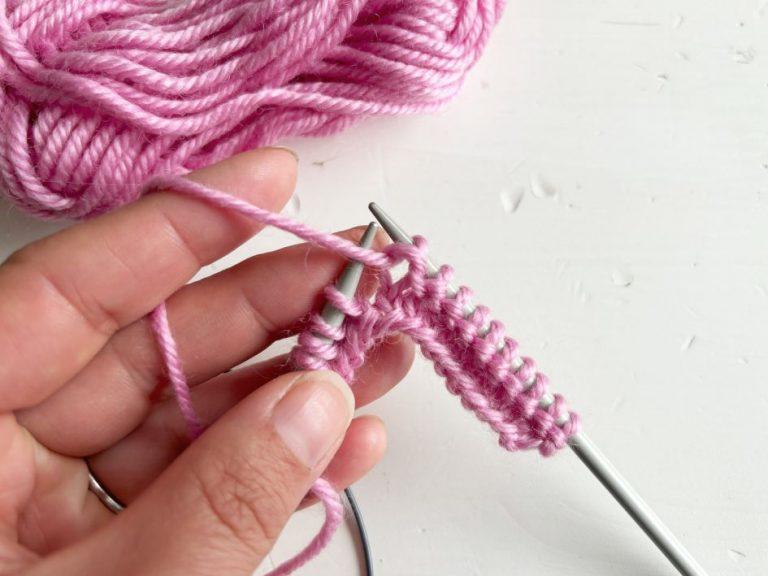 Stricken lernen rechte und linke Maschen stricken