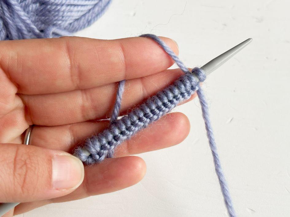 Stricken lernen: rechte und linke Maschen stricken | Kreativblog myneedleworks