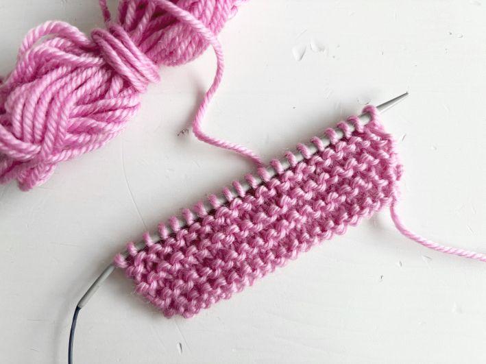 Stricken lernen: rechte und linke Maschen stricken | Kreativblog myneedleworks