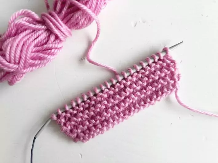Stricken lernen: rechte und linke Maschen stricken | Kreativblog myneedleworks