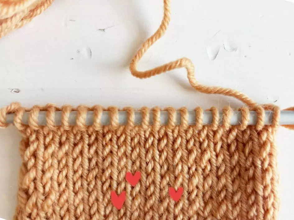Stricken lernen: rechte und linke Maschen stricken | Kreativblog myneedleworks
