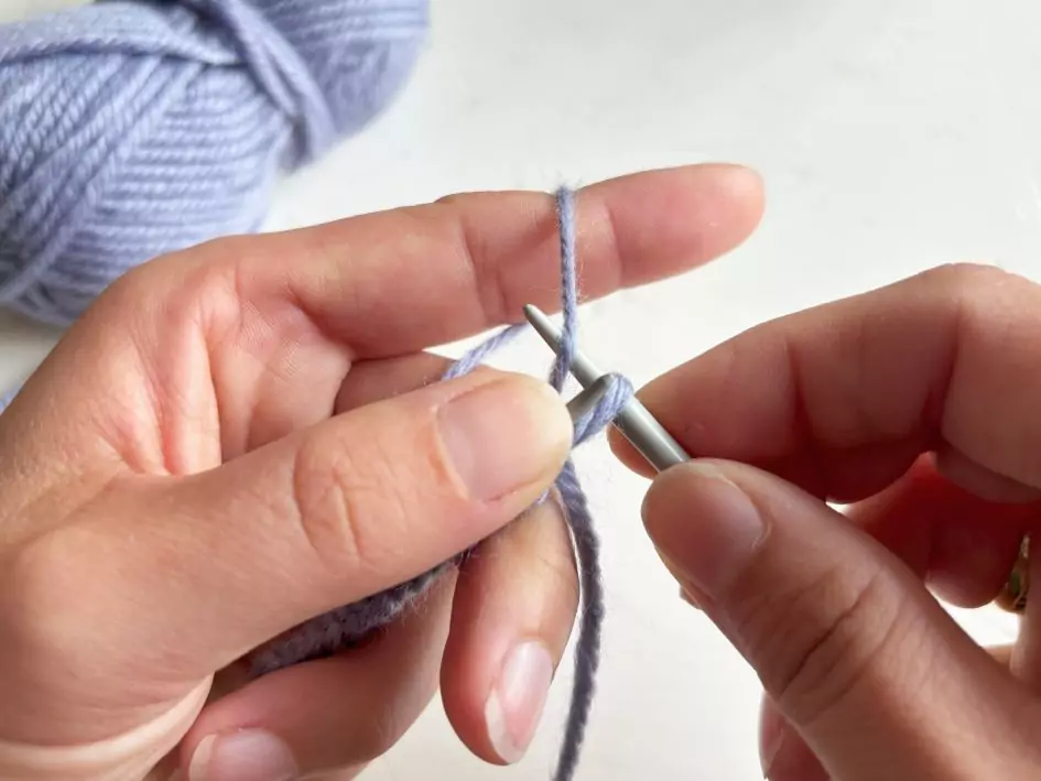 Stricken lernen: rechte und linke Maschen stricken | Kreativblog myneedleworks
