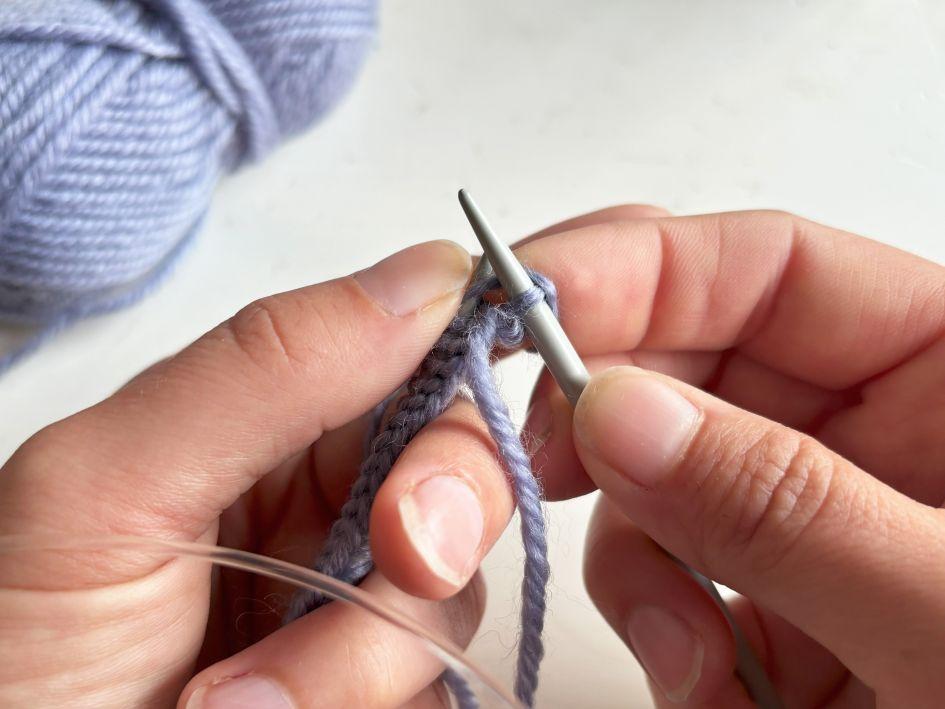Stricken lernen: rechte und linke Maschen stricken | Kreativblog myneedleworks