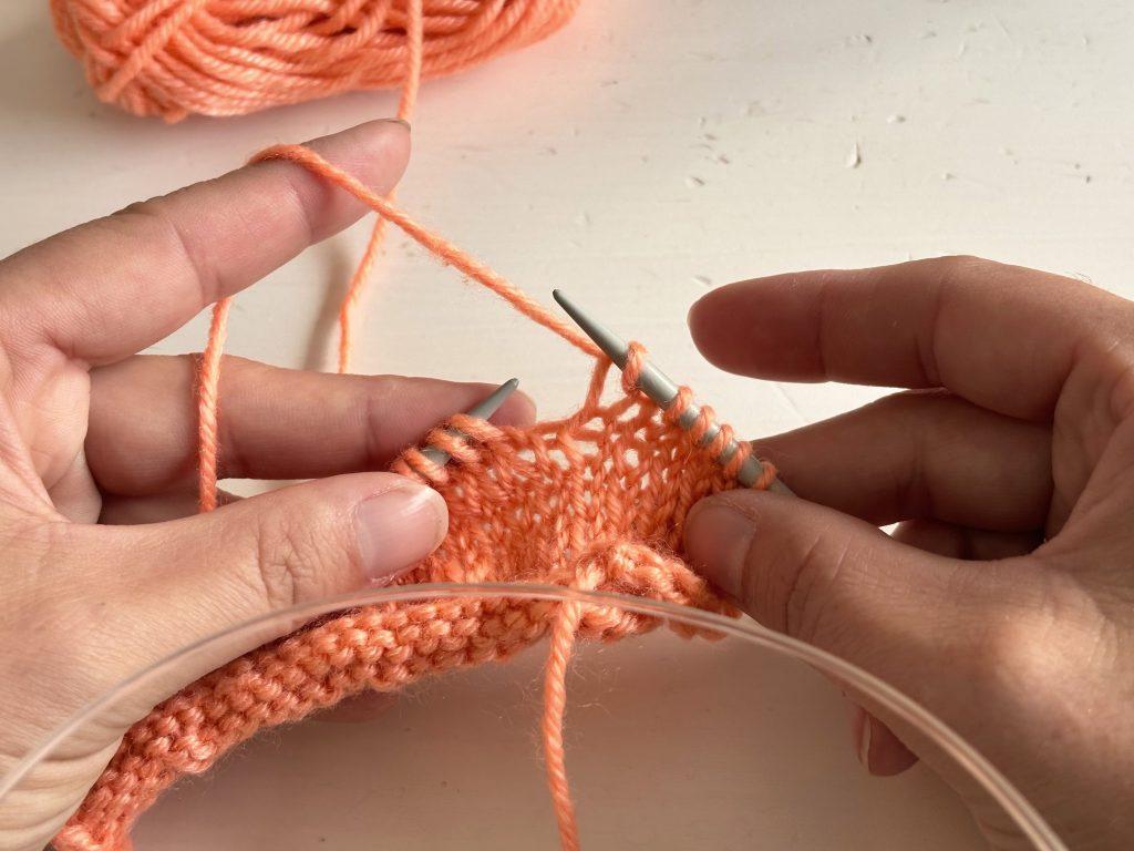 Lochmuster stricken | Lochmuster, Ajourmuster, Lacemuster | Strickanleitung Lochmuster | Kreativblog myneedleworks