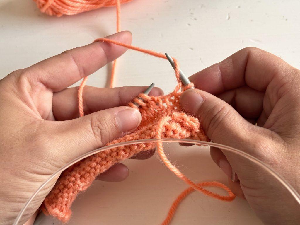 Lochmuster stricken | Lochmuster, Ajourmuster, Lacemuster | Strickanleitung Lochmuster | Kreativblog myneedleworks