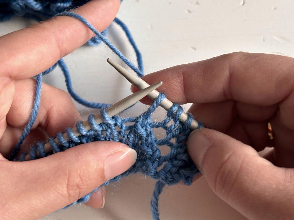 Lochmuster stricken | Lochmuster, Ajourmuster, Lacemuster | Kreativblog myneedleworks