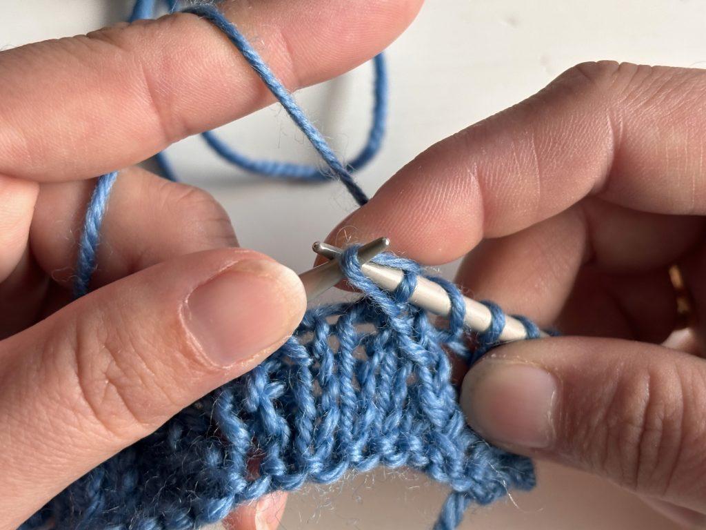 Lochmuster stricken | Lochmuster, Ajourmuster, Lacemuster | Kreativblog myneedleworks