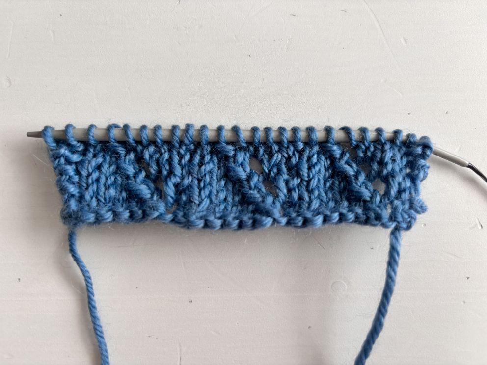 Lochmuster stricken | Lochmuster, Ajourmuster, Lacemuster | Kreativblog myneedleworks