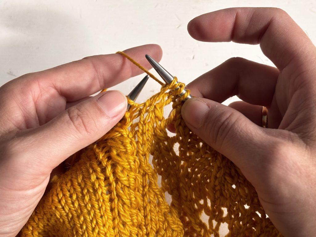 Lochmuster stricken | Lochmuster, Ajourmuster, Lacemuster | Kreativblog myneedleworks